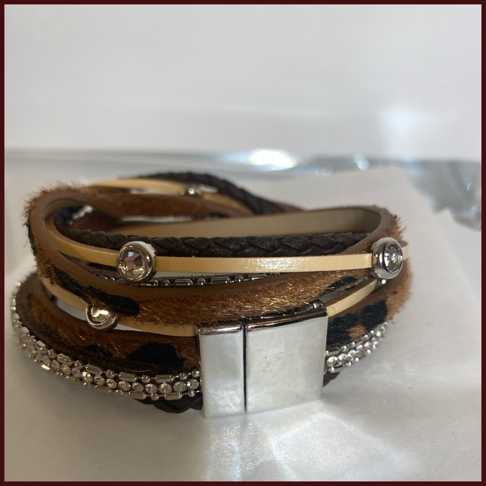 MULTILAYER LEATHER/SUEDE LEOPARD BLING Bracelet - Picture 4 of 5